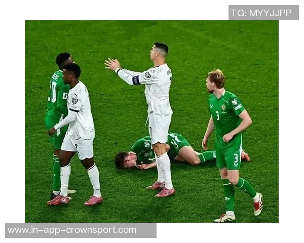 C罗与爱尔兰恩怨再起四年前挥手打人今肘击染红被罚下