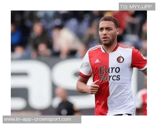 费耶诺德年轻后卫雷德回应拜仁传闻队友开始用德语交流